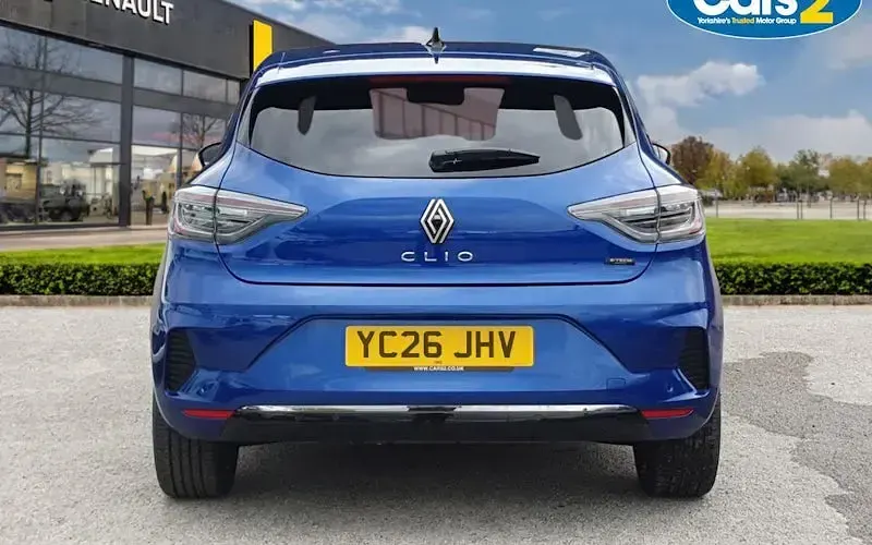 Neu Renault Clio V Techno 143 PS (105 kW) 2025 Blau Kleinwagen