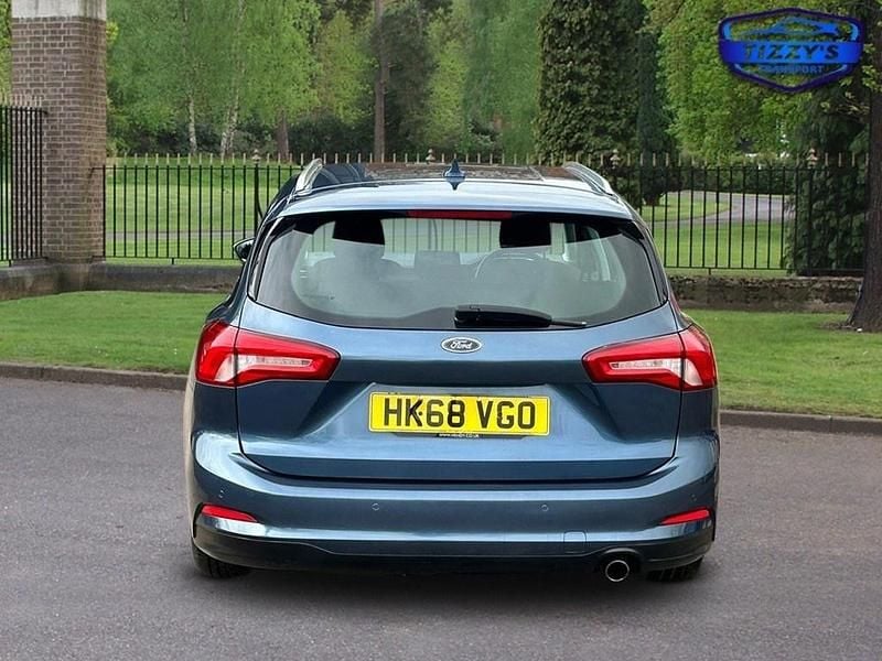 Used Ford Focus Titanium 120 HP (88 kW) 2018 Blue Estate