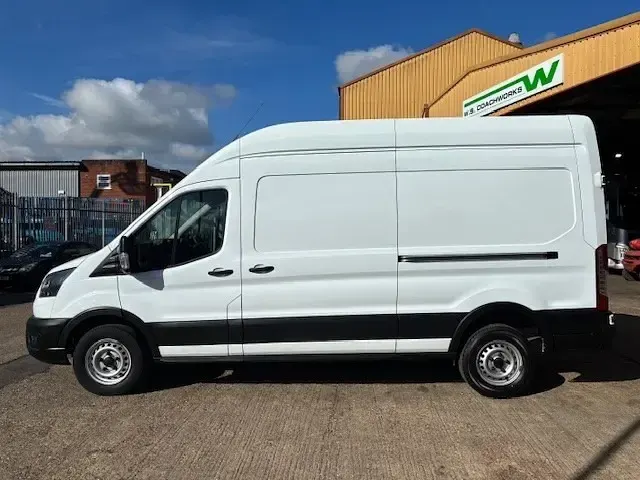 Used Ford Transit 130 HP (95 kW) 2022 White Van