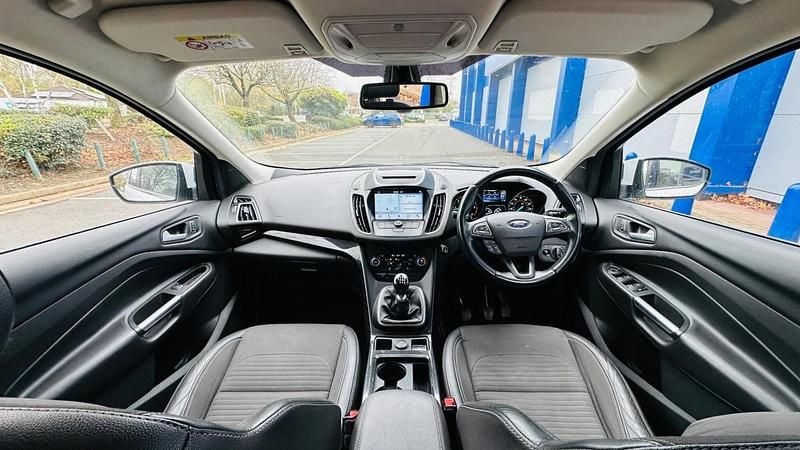 Used Ford Kuga Titanium 180 HP (132 kW) 2017 White SUV