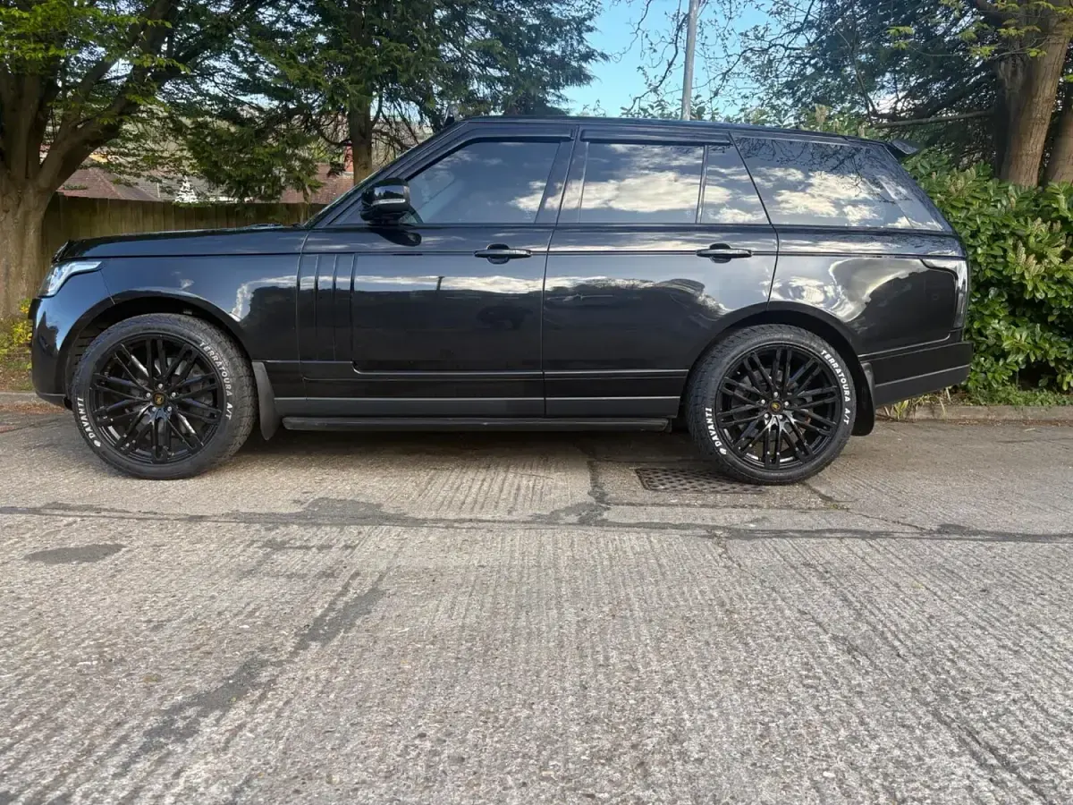 Used Land Rover Range Rover Vogue 258 HP (189 kW) 2013 Black SUV
