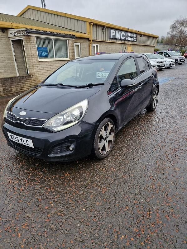 Używany Kia Rio 107 KM (78 kW) 2013 Czarny Hatchback