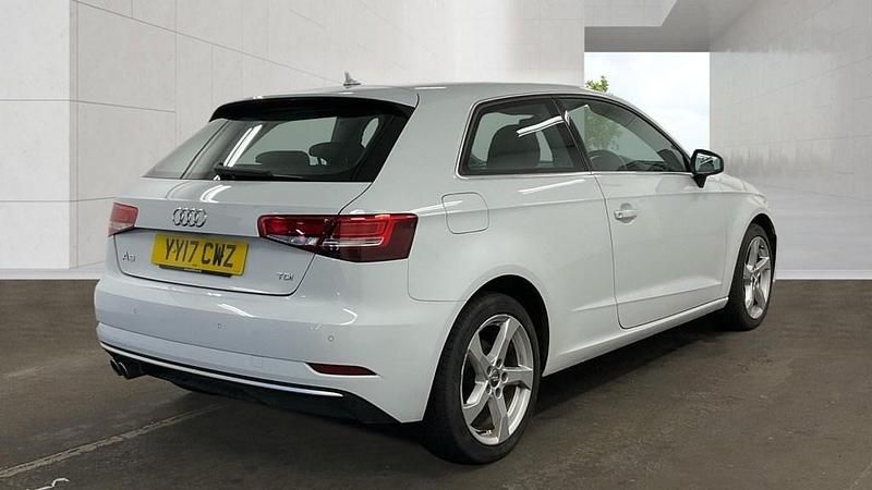 Begagnad Audi A3 Sport 150 HK (110 kW) 2017 Vit Halvkombi