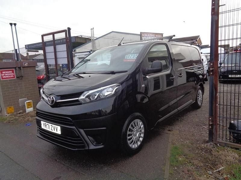 Used Toyota Proace 120 HP (88 kW) 2021 Black MPV