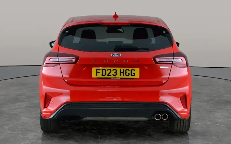 Used Ford Focus ST-Line 155 HP (114 kW) 2023 Red Hatchback