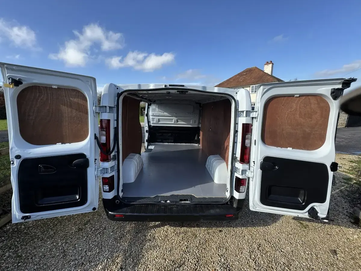 Used Renault Trafic Business 2023 White MPV