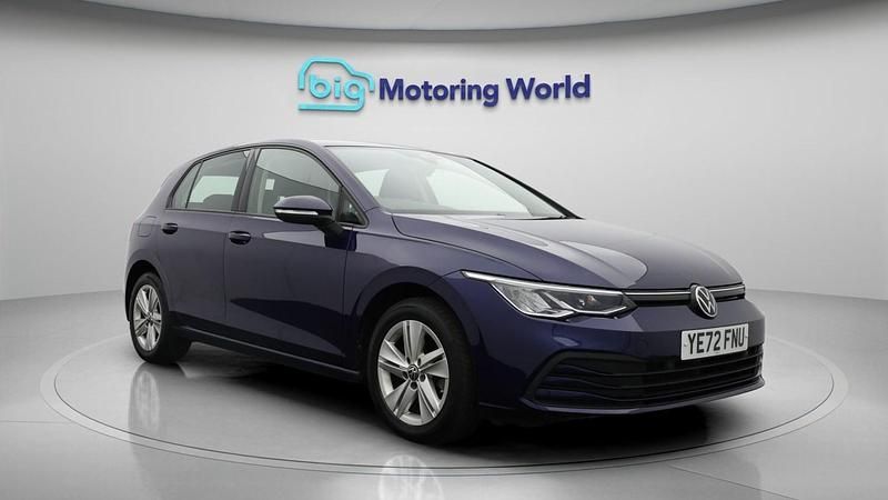 Used VW Golf VIII Life 148 HP (108 kW) 2022 Blue Hatchback