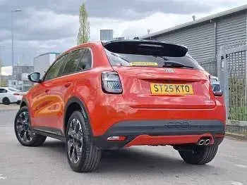 Used Fiat 600 La Prima 136 HP (100 kW) 2025 Orange SUV