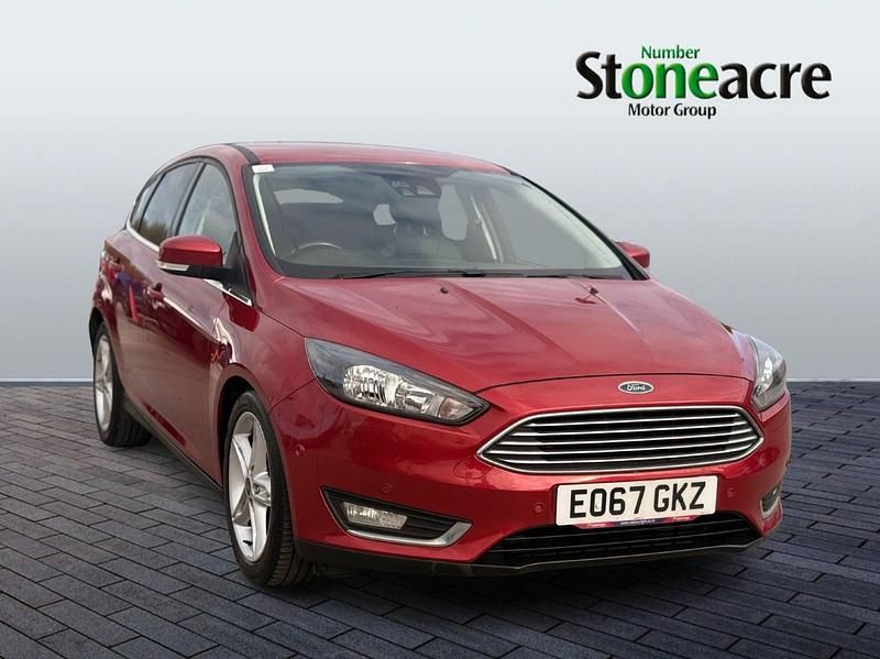 Used Ford Focus Titanium 150 HP (110 kW) 2017 Red Hatchback