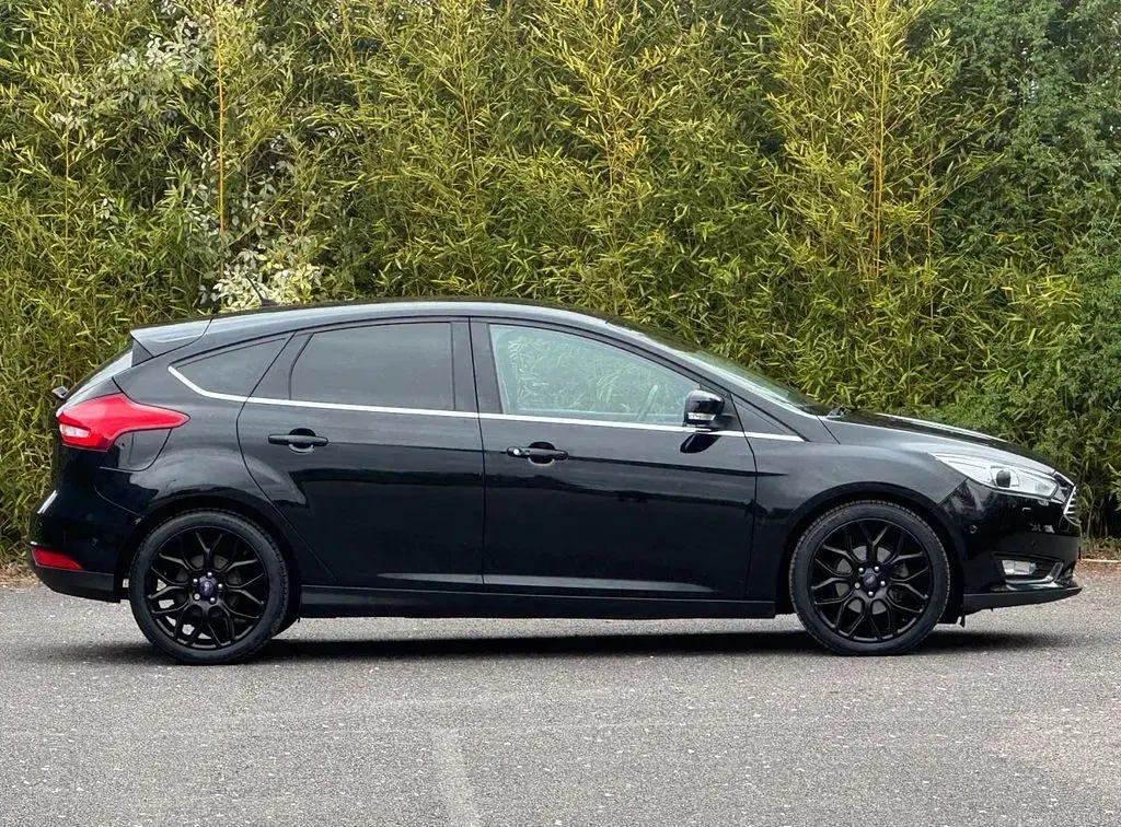 Used Ford Focus Titanium X 120 HP (88 kW) 2017 Black Hatchback