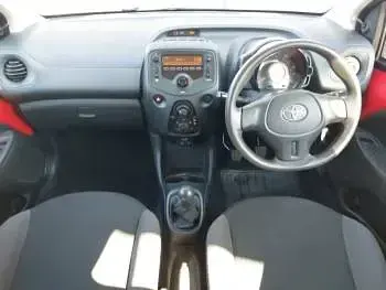 Gebraucht Toyota Aygo 72 PS (52 kW) 2019 Rot Kleinwagen