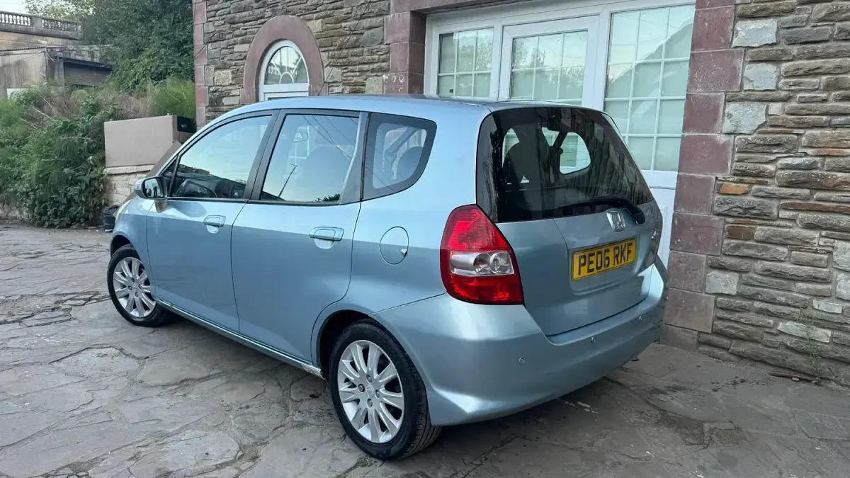 Used Honda Jazz SE 83 HP (61 kW) 2006 Blue Hatchback