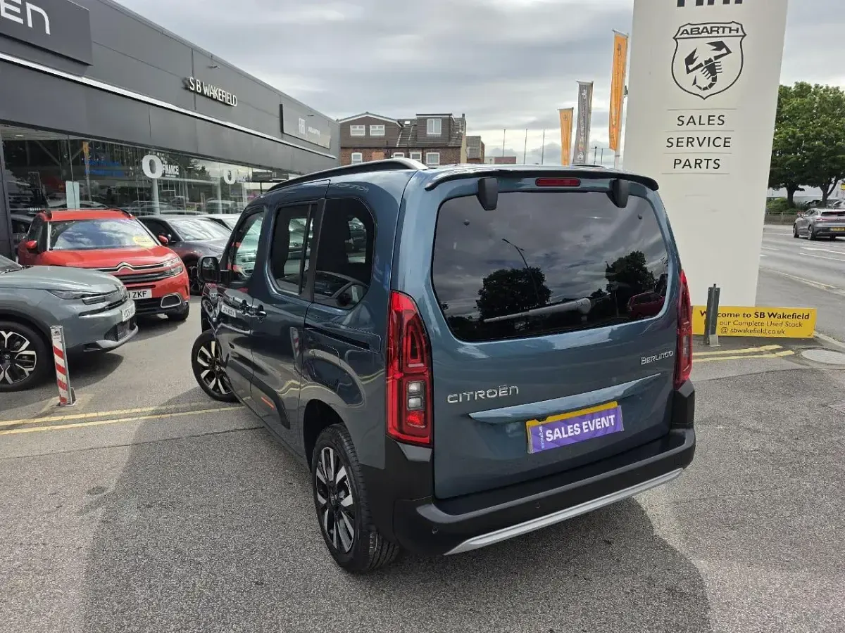 New Citroën Berlingo 128 HP (94 kW) 2026 Blue MPV