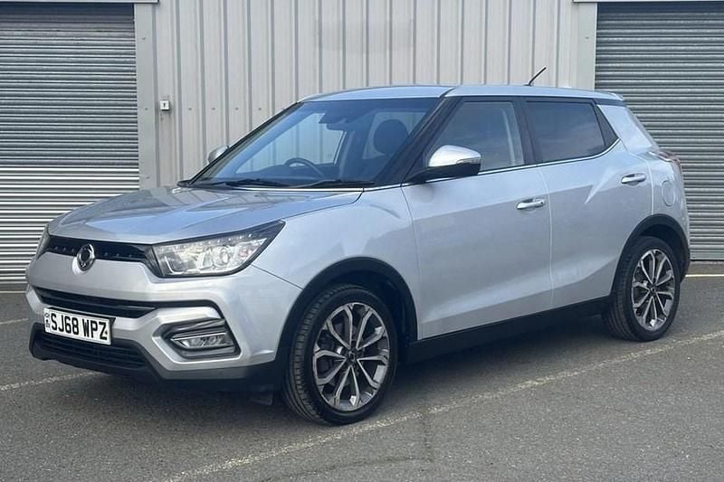 Used Ssangyong (KGM) Tivoli 128 HP (94 kW) 2018 Silver SUV