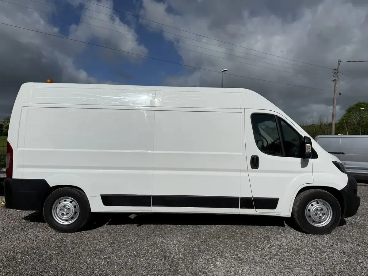 Used Peugeot Boxer 130 HP (95 kW) 2019 White Van