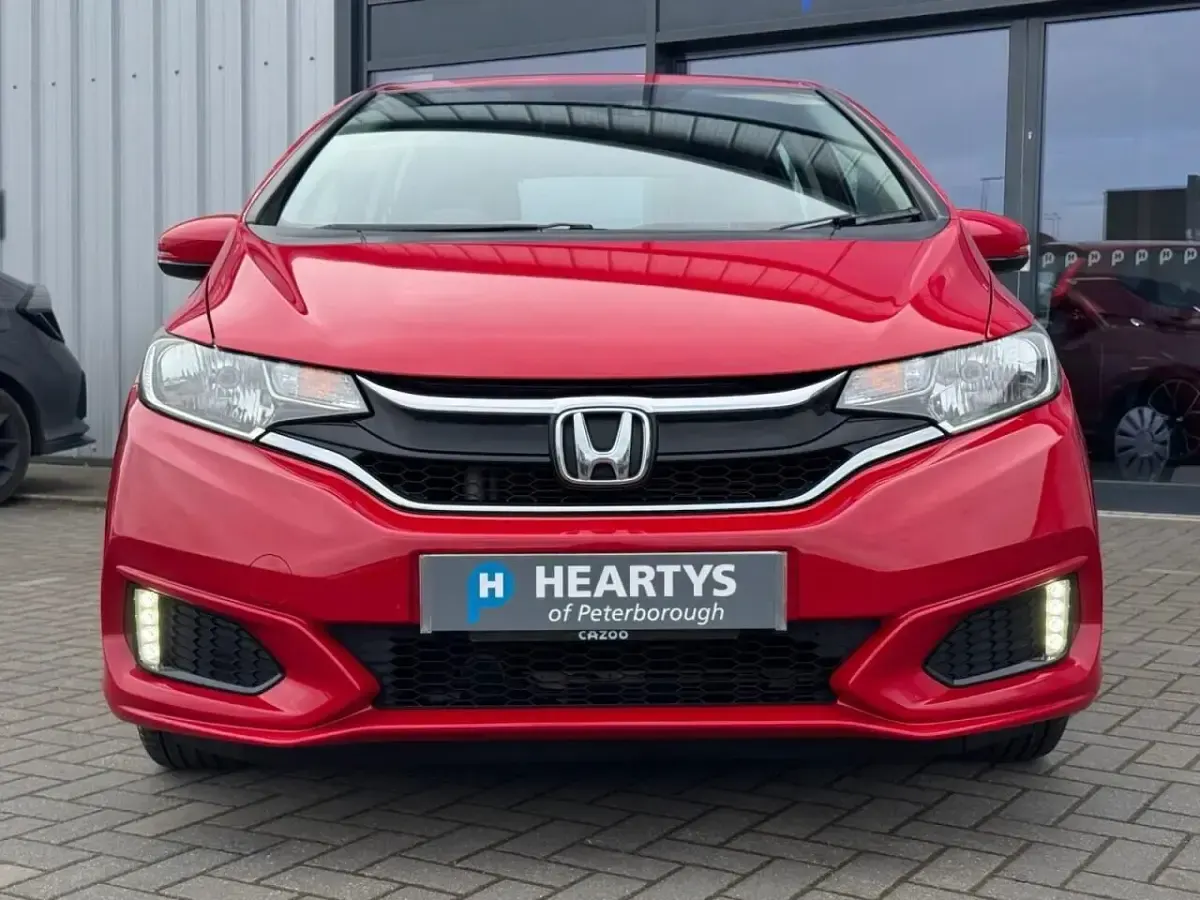 Begagnad Honda Jazz S 102 HK (75 kW) 2019 Röd Halvkombi
