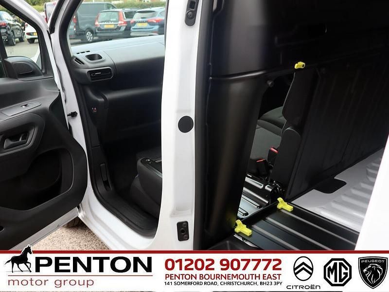Used Citroën e-Berlingo 98 kW (134 HP) 2025 White MPV