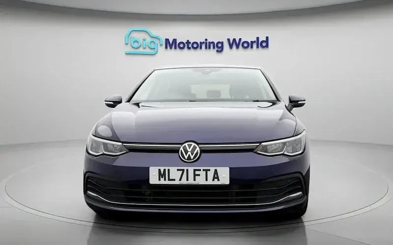 Used VW Golf VIII Active 131 HP (96 kW) 2021 Blue Hatchback