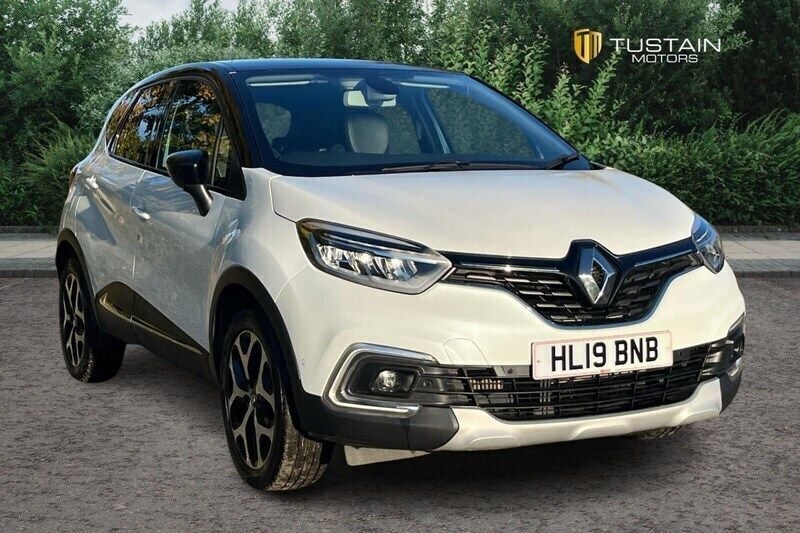 White/black Used 2019 Renault Captur GT-Line SUV | £11,000 (A bit pricey) - Image 1/4