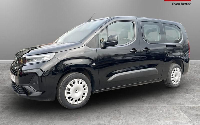 Used Vauxhall Combo Design Edition 100 kW (136 HP) 2026 MPV