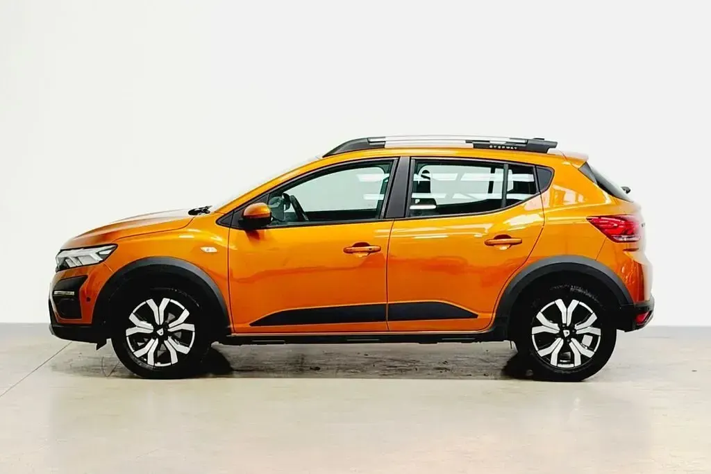 Używany Dacia Sandero Prestige 100 KM (73 kW) 2021 Pomarańczowy Hatchback