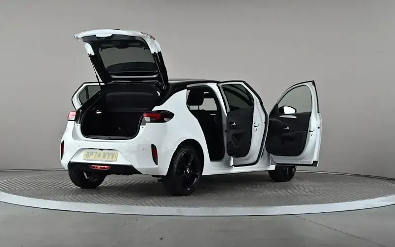Used Vauxhall Corsa 75 HP (55 kW) 2024 White Hatchback