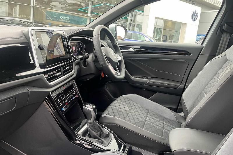 Used VW T-Roc R-line 150 HP (110 kW) 2025 Pyrite silver SUV