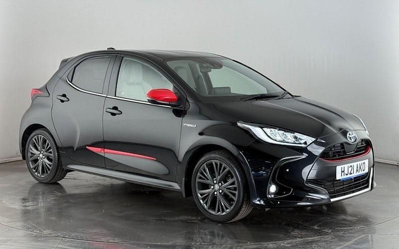 Used 2024 Toyota Yaris Hybrid Hatchback | £16,600 (Super price) - Image 1/3