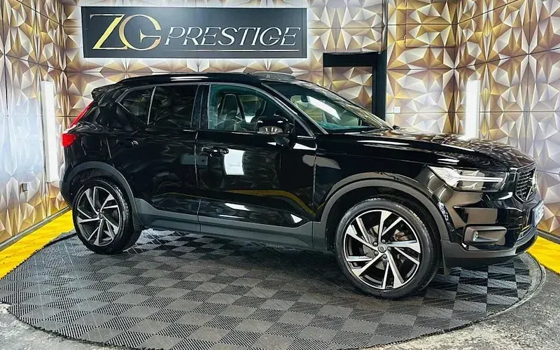 Usado Volvo XC40 247 HP (181 kW) 2018 Preto SUV