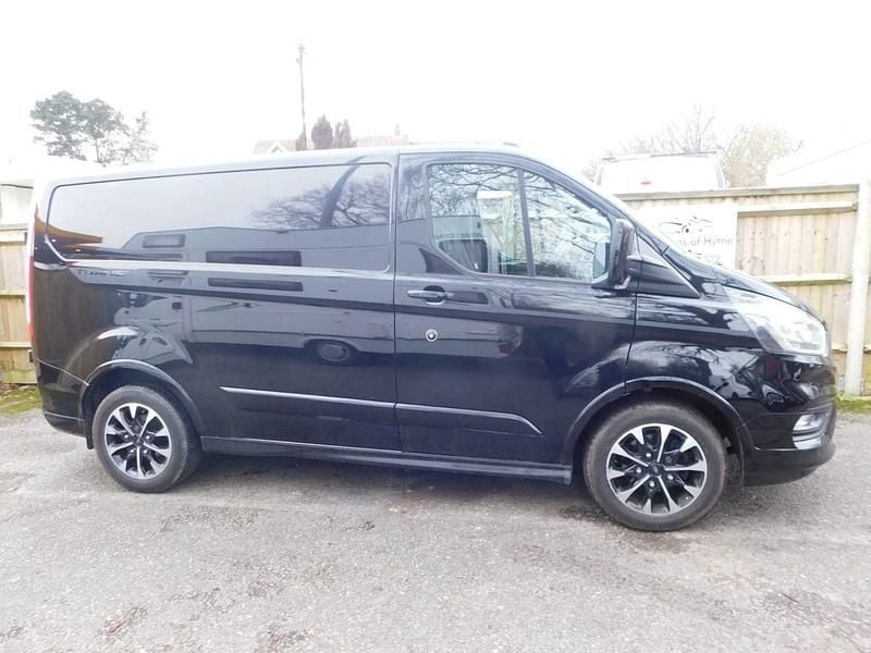 Used Ford Transit Custom Sport 185 HP (136 kW) 2019 Black Van