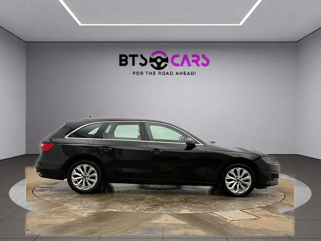 Używany Audi A4 Comfort 150 KM (110 kW) 2022 Czarny Kombi