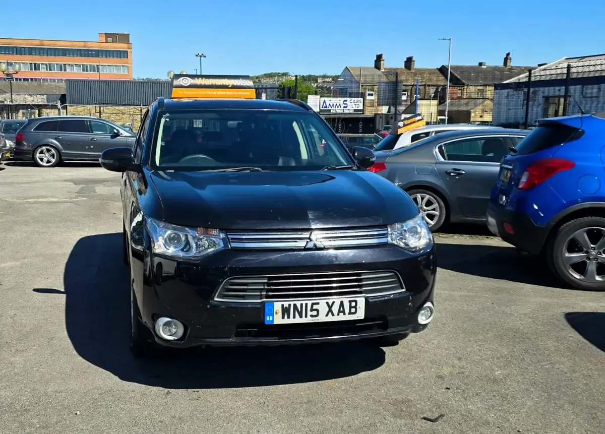 Begagnad Mitsubishi Outlander P-HEV 2015 Svart Kombi