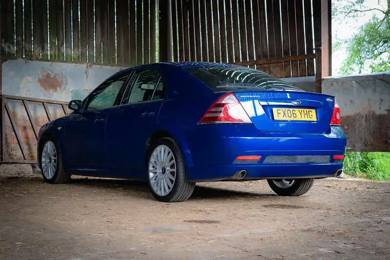Used Ford Mondeo ST 220 HP (161 kW) 2006 Blue Hatchback