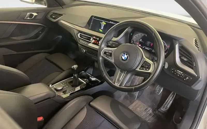 Used BMW 118 M Sport 136 HP (100 kW) 2023 White Hatchback