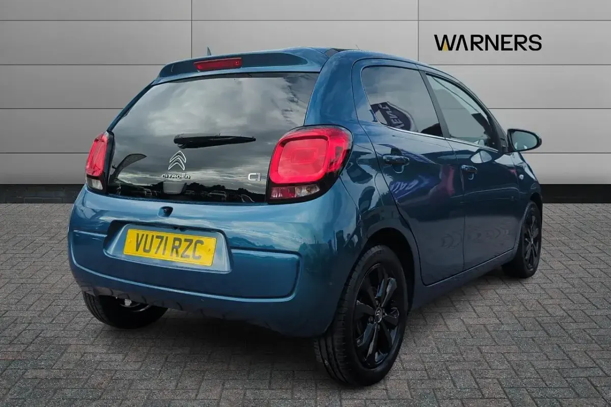Used Citroën C1 Shine 71 HP (52 kW) 2021 Green Hatchback