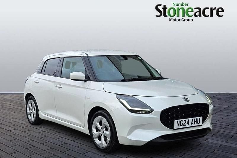 Used Suzuki Swift 82 HP (60 kW) 2024 White Hatchback