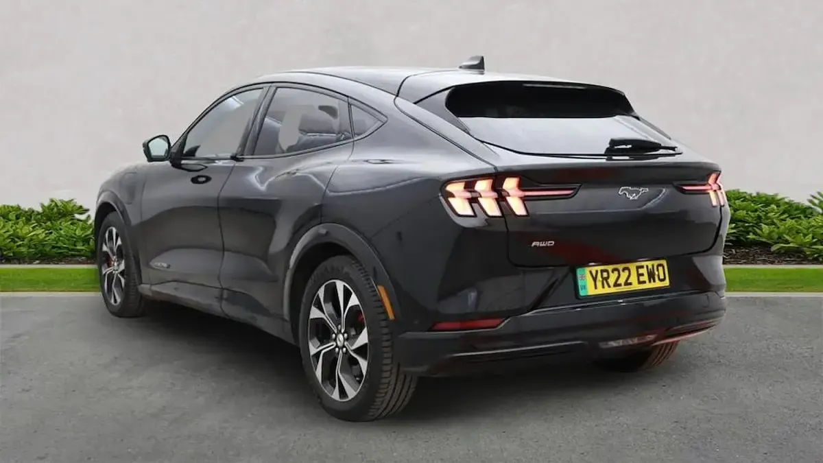 Used Ford Mustang Extended Range 351 HP (258 kW) 2022 Black Hatchback
