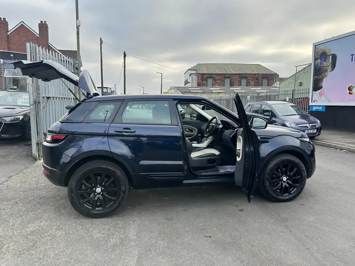 Usado Land Rover Range Rover evoque SE 150 HP (110 kW) 2018 Azul SUV