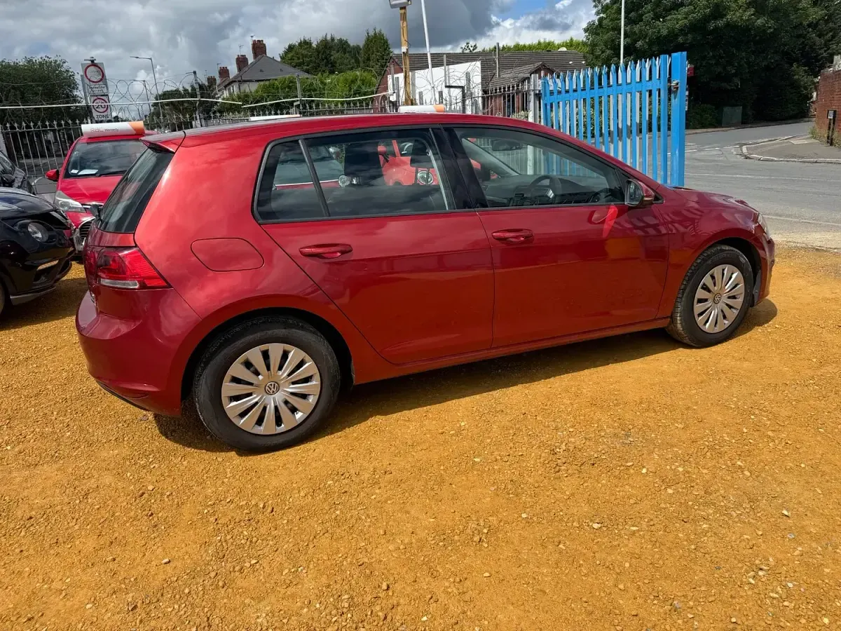 Used VW Golf VII S 110 HP (80 kW) 2015 Red Hatchback