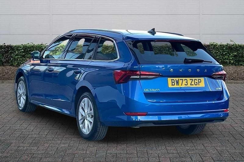Used Skoda Octavia SE L 110 HP (80 kW) 2024 Race blue metallic Estate