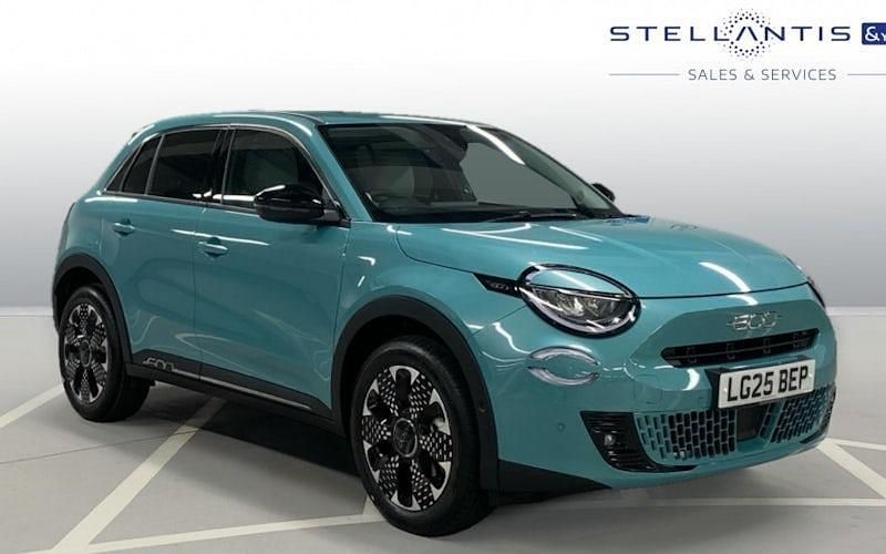 New 2025 Fiat 600 La Prima Hatchback | £21,490 (Super price) - Image 1/4