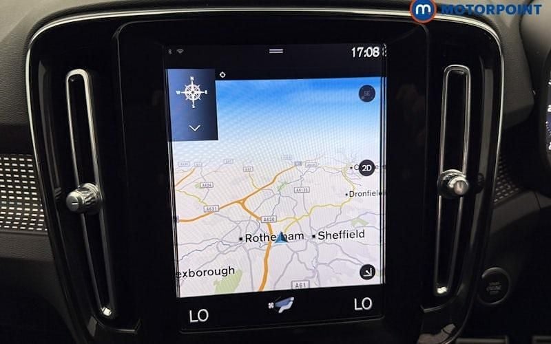 White Used 2020 Volvo XC40 R-Design SUV | £22,099 (Good price) - Image 1/4