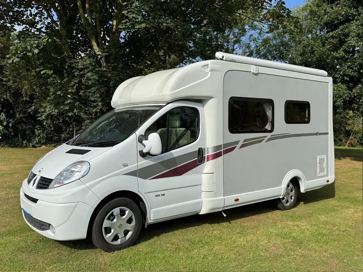 Used Renault Trafic 115 HP (84 kW) 2012 White MPV