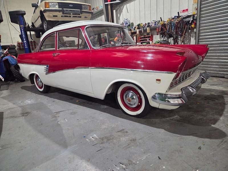 Red/white Used 2016 Ford 17M Sedan | £6,750 - Image 1/4