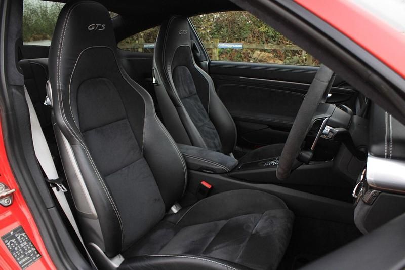 Used Porsche 911 Carrera GTS 450 HP (330 kW) 2018 Red Coupe