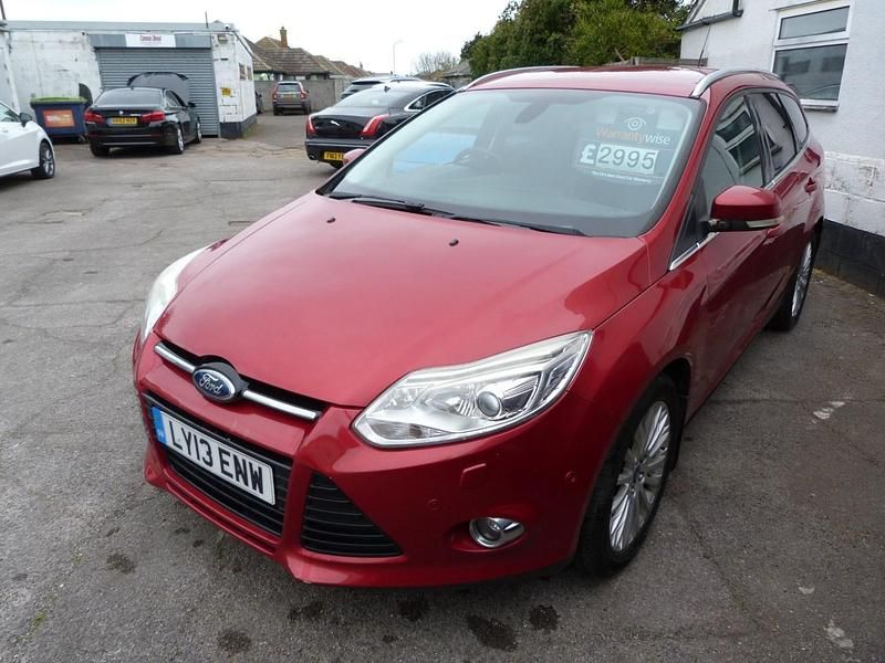 Used Ford Focus Titanium X 115 HP (84 kW) 2013 Red Estate