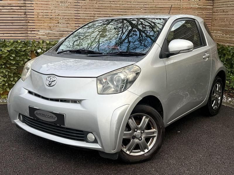 Used Toyota iQ 68 HP (50 kW) 2012 Silver Hatchback