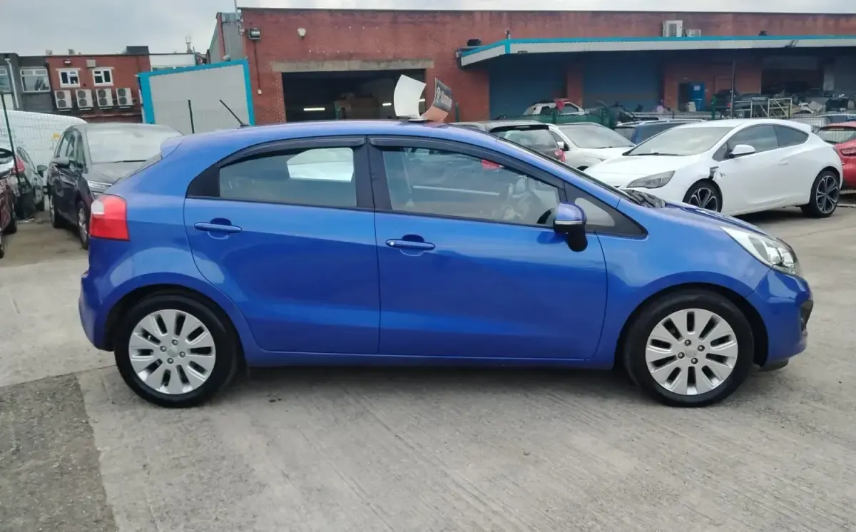 Usado Kia Rio 2014 Azul Utilitario