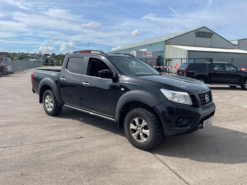 Black Used 2016 Nissan Navara Acenta Pickup | £7,995 (Super price) - Image 1/4