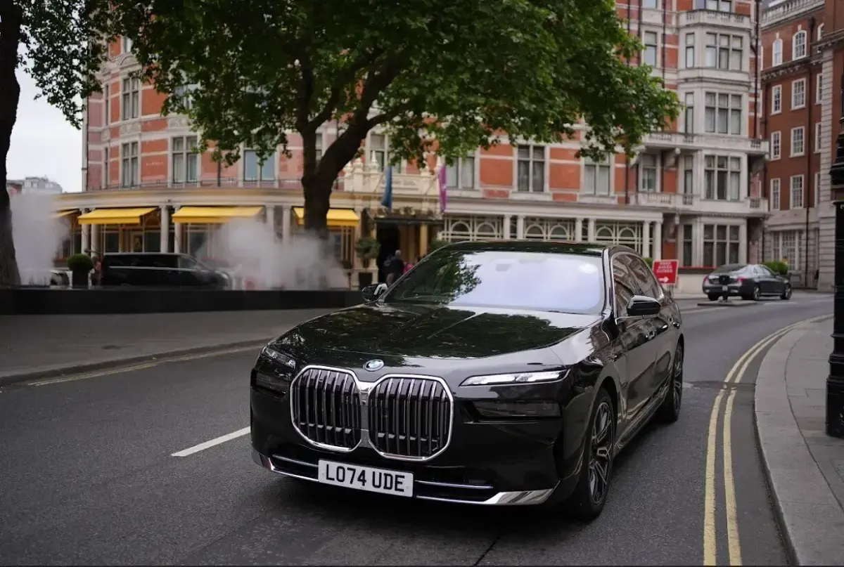 Used BMW 750e Comfort Edition 482 HP (354 kW) 2025 Black Sedan